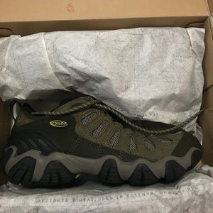 Oboz hiking shoes